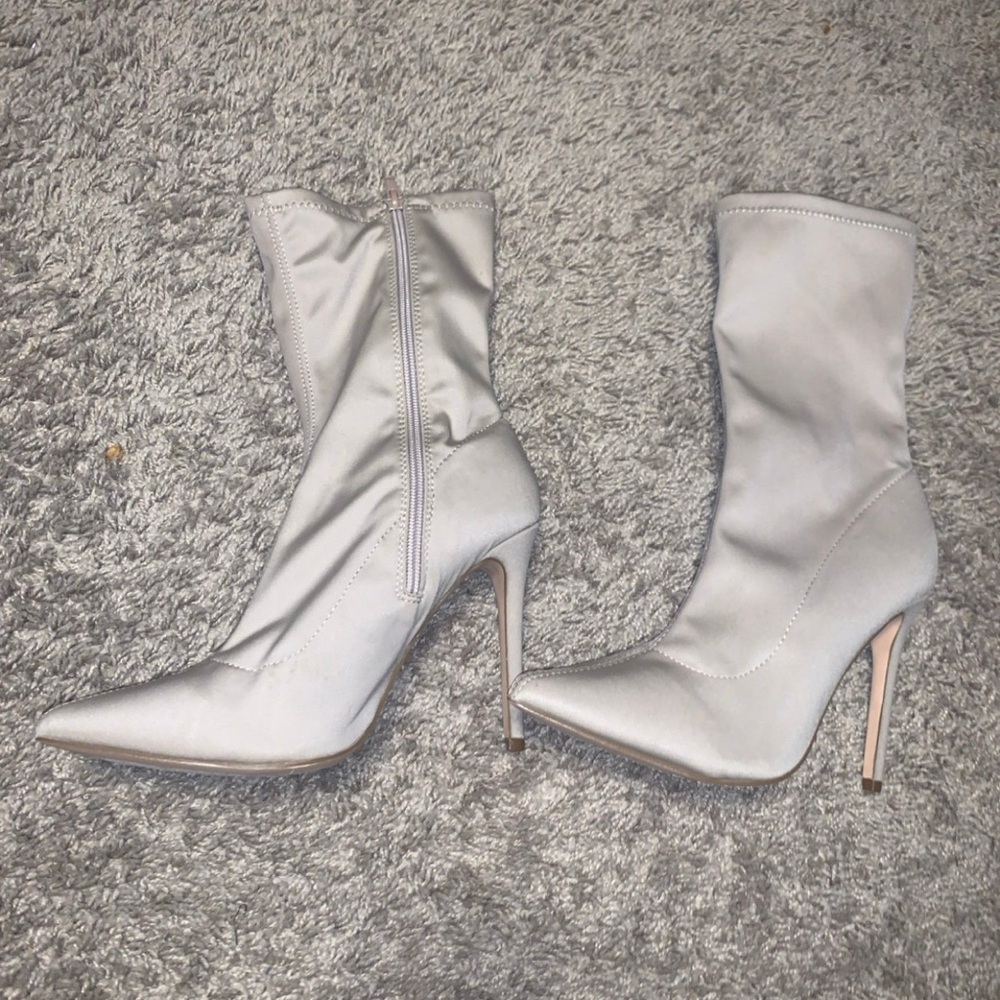 Women fashion nova heels size 9